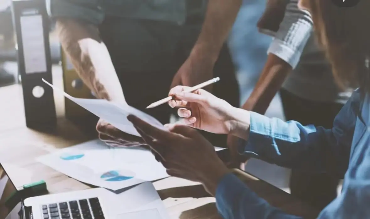 眼镜公司介绍简短范文